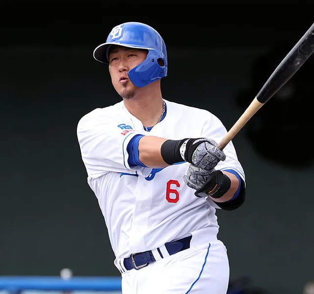 【朗報】爆発の瞬間！中田翔が放った第一号ホームラン！