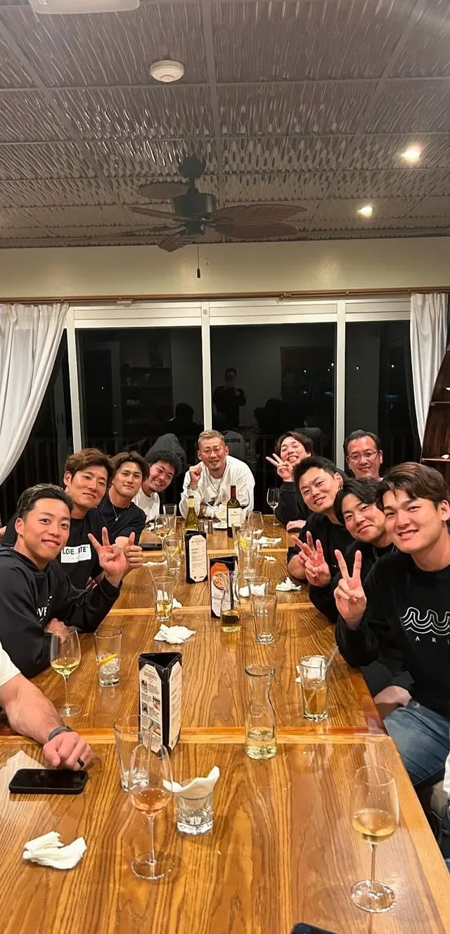 【野球】中田翔が決起集会で魅せた！豪華テーブルの全貌とは！？