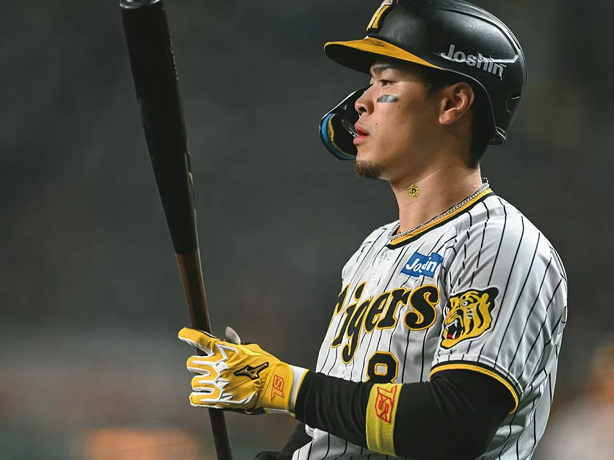 【野球】佐藤輝明選手、契約してないから阪神スーツを着れずホテルも別！？