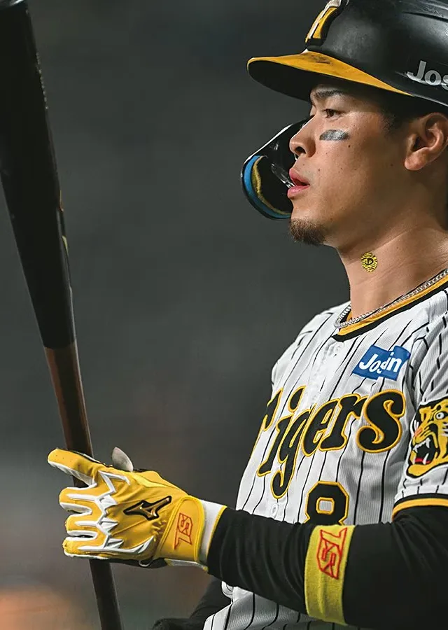 【野球】佐藤輝明選手、契約してないから阪神スーツを着れずホテルも別！？