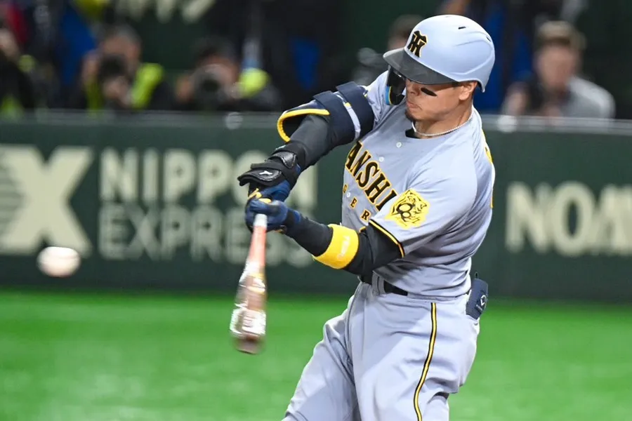 【野球】CY賞左腕からの3ラン！佐藤輝明、感謝の言葉で締める