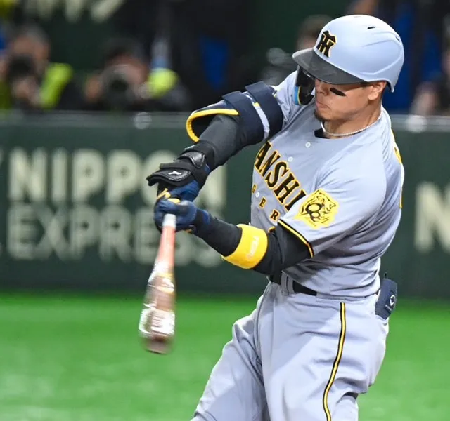 【野球】CY賞左腕からの3ラン！佐藤輝明、感謝の言葉で締める