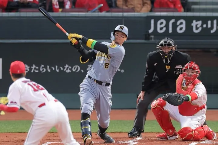 【野球】佐藤輝明、村上頌樹への借りを返す！先制2ランで注目の活躍