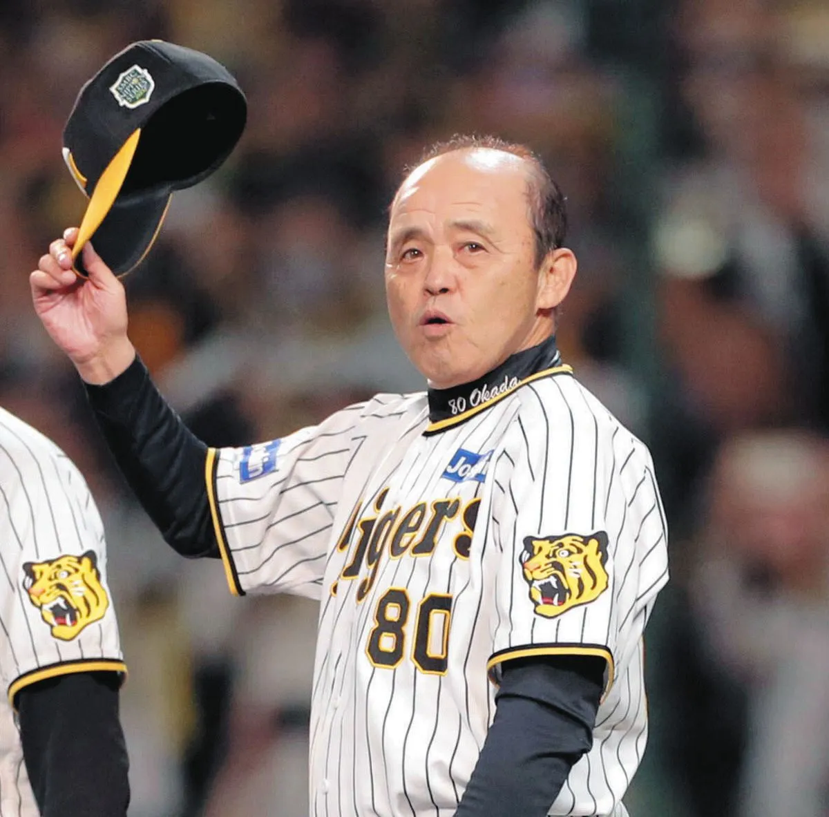 【朗報】岡田彰布顧問、阪神に帰ってきた！ファンが大熱狂！？